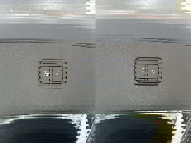 Used 2025 Genesis GV80 2.5T Standard image 16