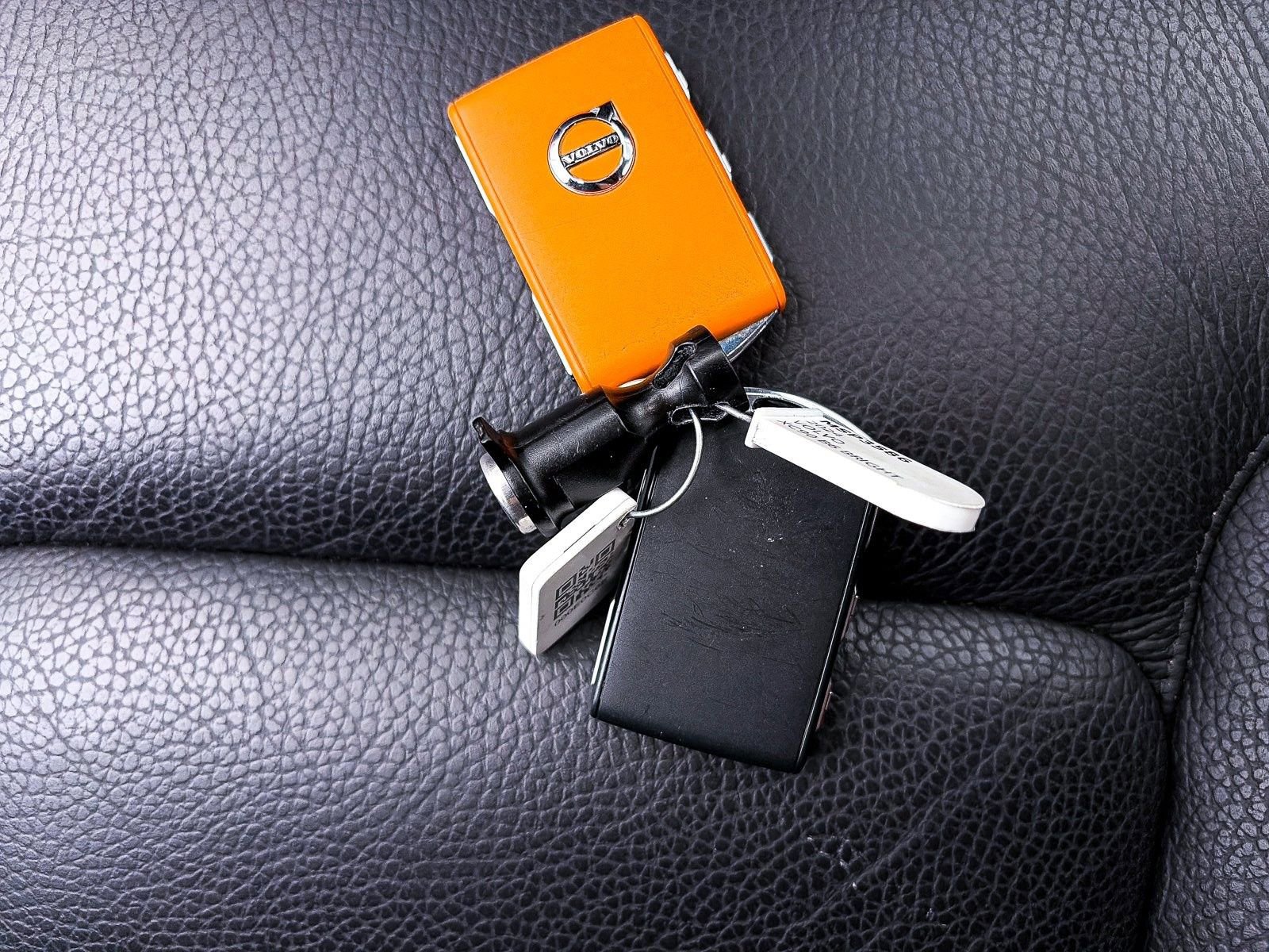 Used 2024 Volvo XC90 B6 Plus w/ Protection Package Premier image 29