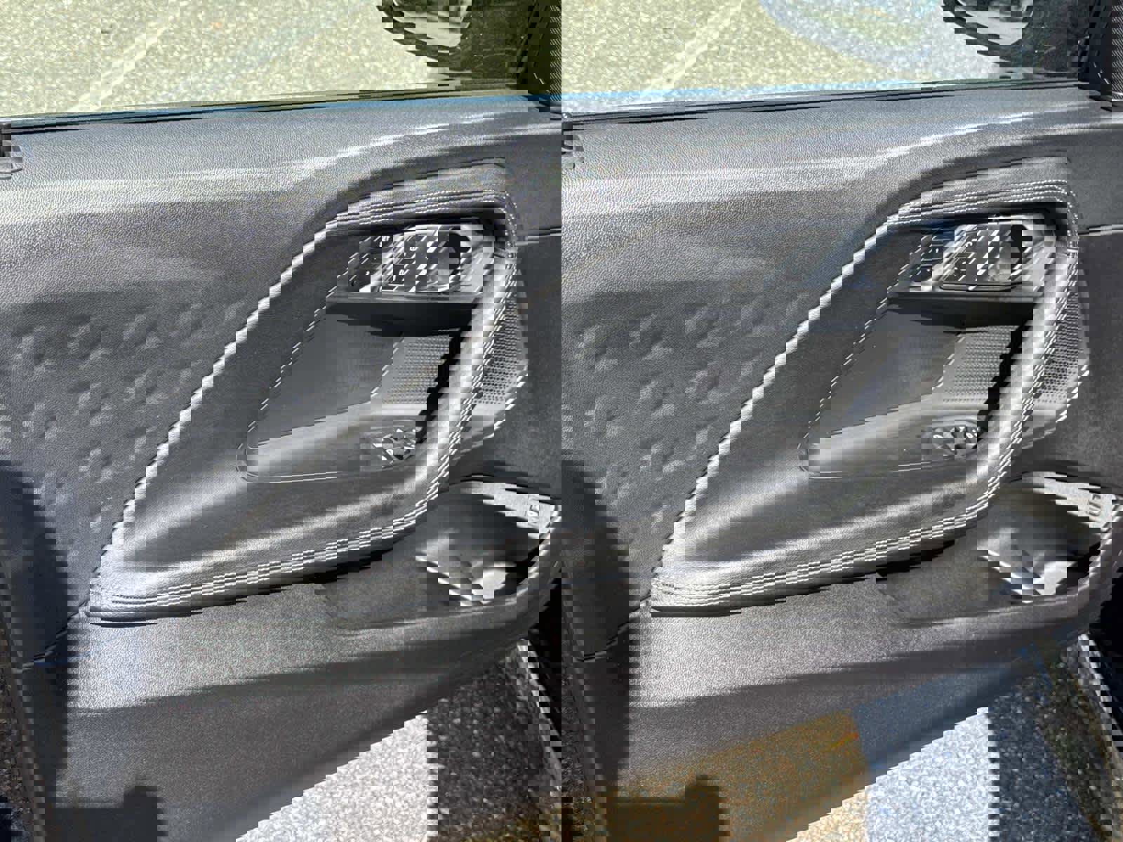 Used 2023 BMW 230i Coupe w/ Premium Package image 11