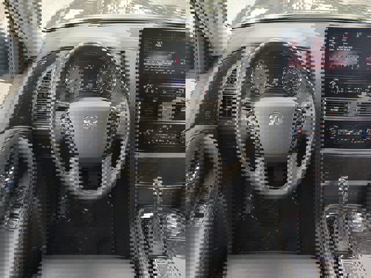 Used 2024 INFINITI QX80 Luxe image 18