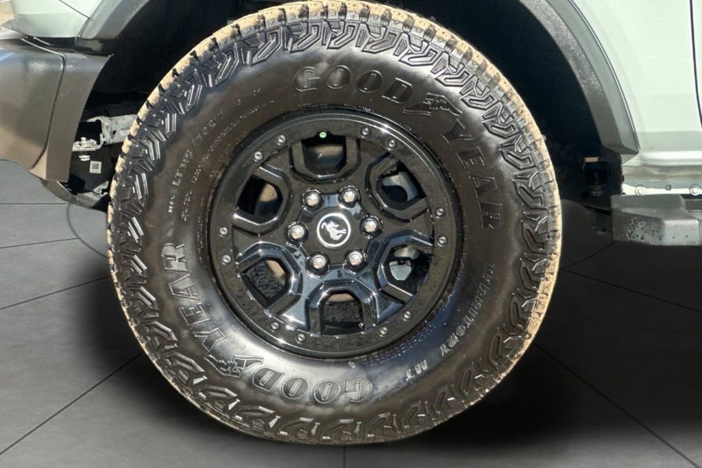 Used 2023 Ford Bronco Wildtrak image 27