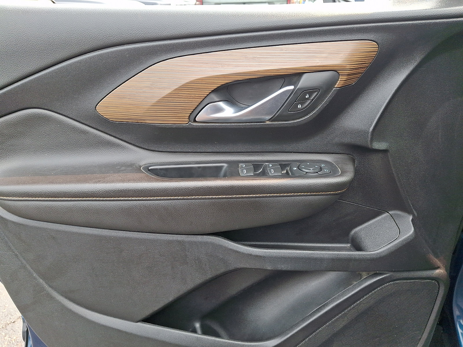 Used 2020 GMC Terrain SLE FWD image 13