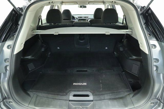 Used 2016 Nissan Rogue SV image 30