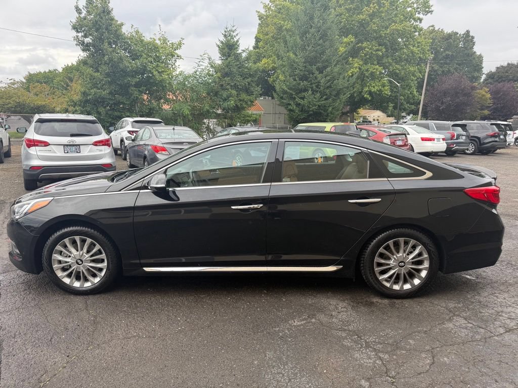 Used 2015 Hyundai Sonata Limited w/ Option Group 06 FWD image 9