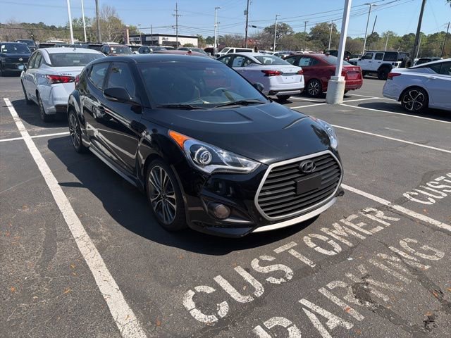 Used 2017 Hyundai Veloster Turbo image 2