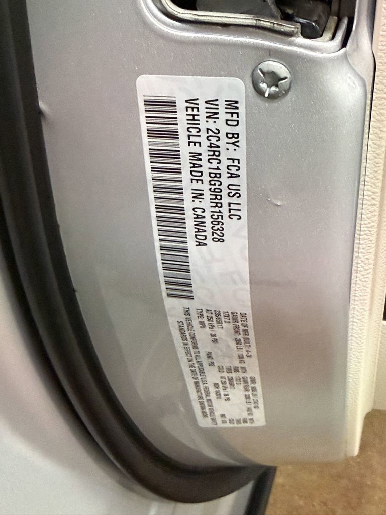 Used 2024 Chrysler Pacifica Touring-L image 56