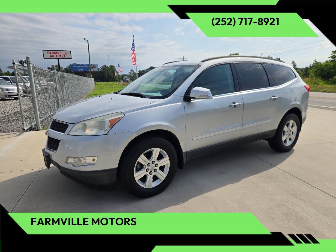Used 2012 Chevrolet Traverse LT FWD image 1