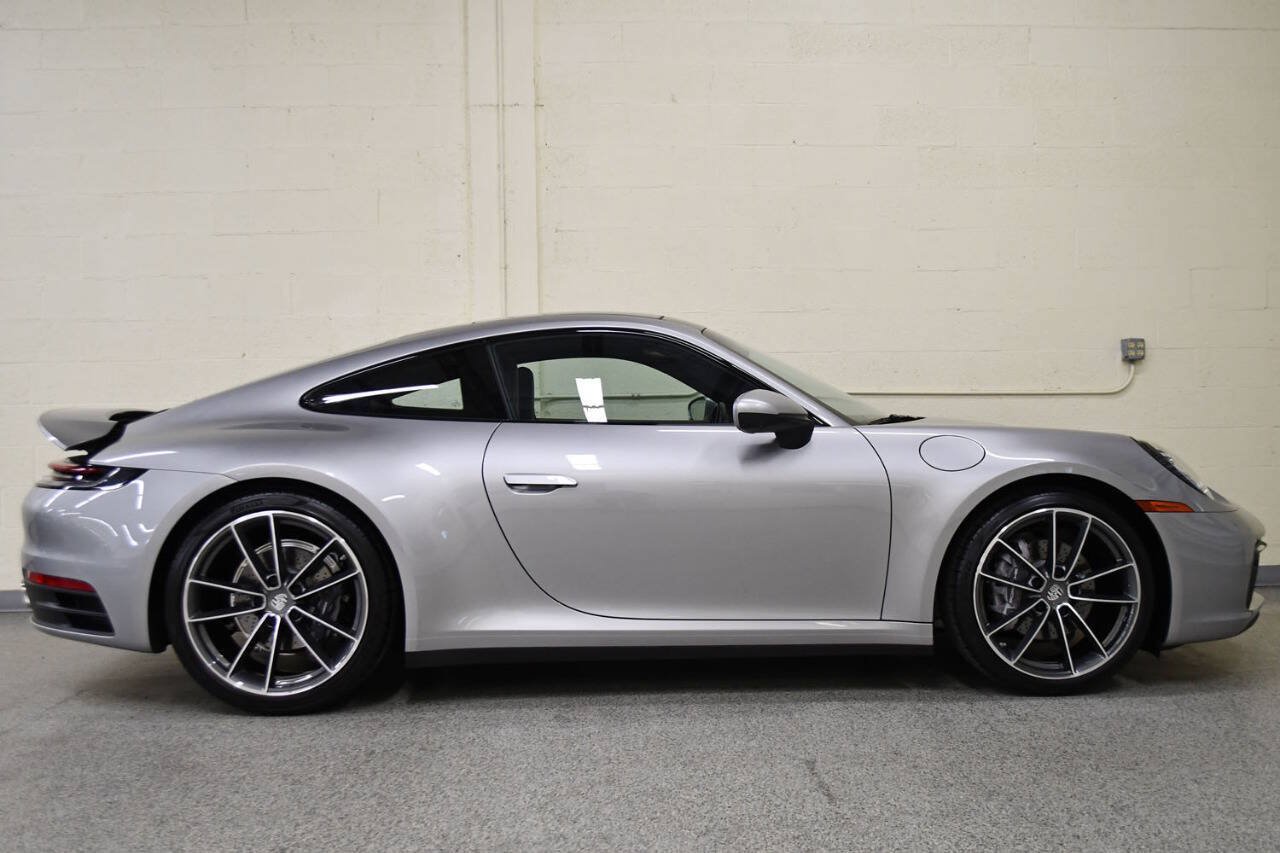 Used 2022 Porsche 911 Carrera w/ Premium Package RWD image 4