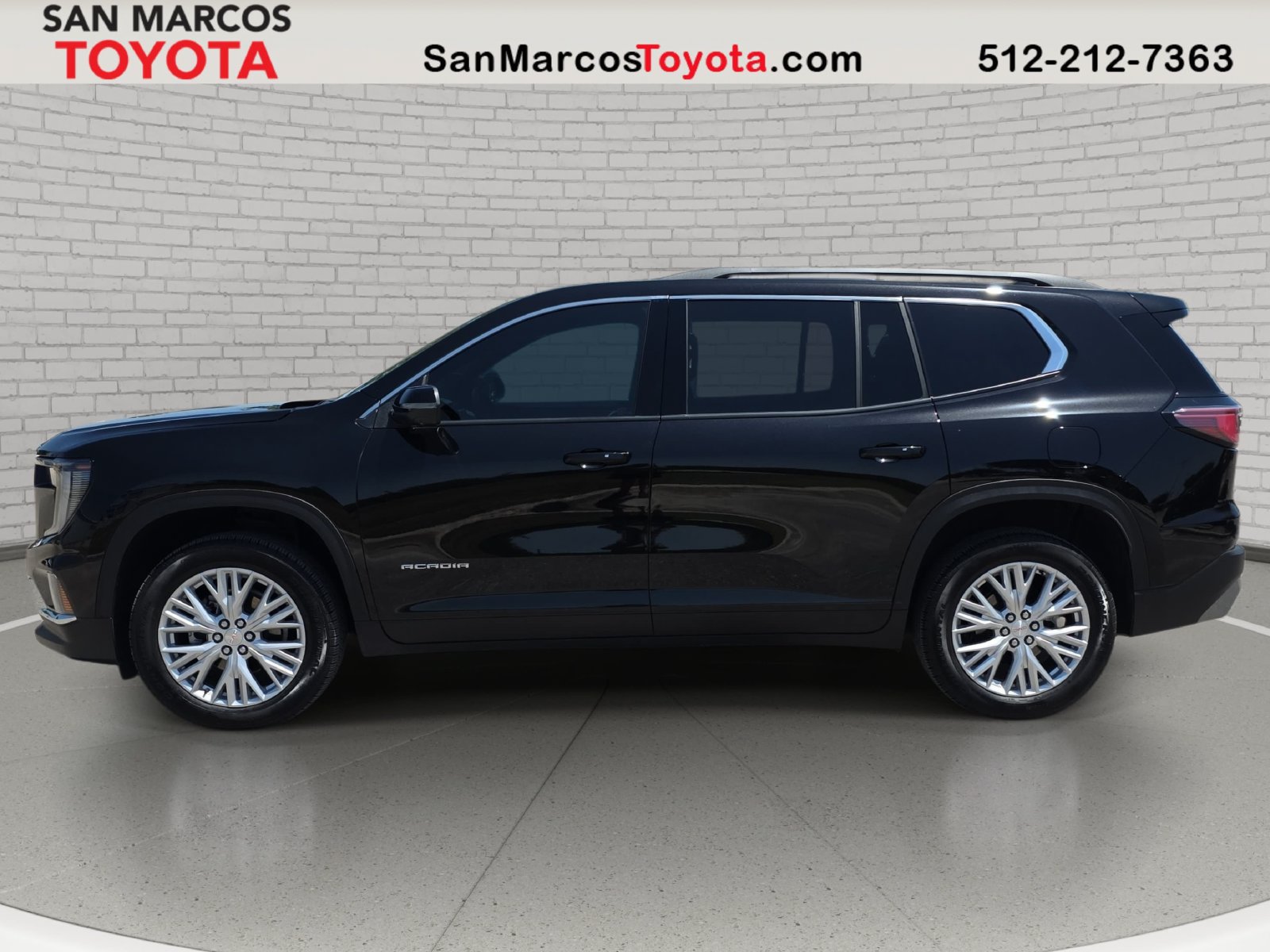 Used 2026 GMC Acadia Elevation w/ Elevation Premium Package FWD image 9
