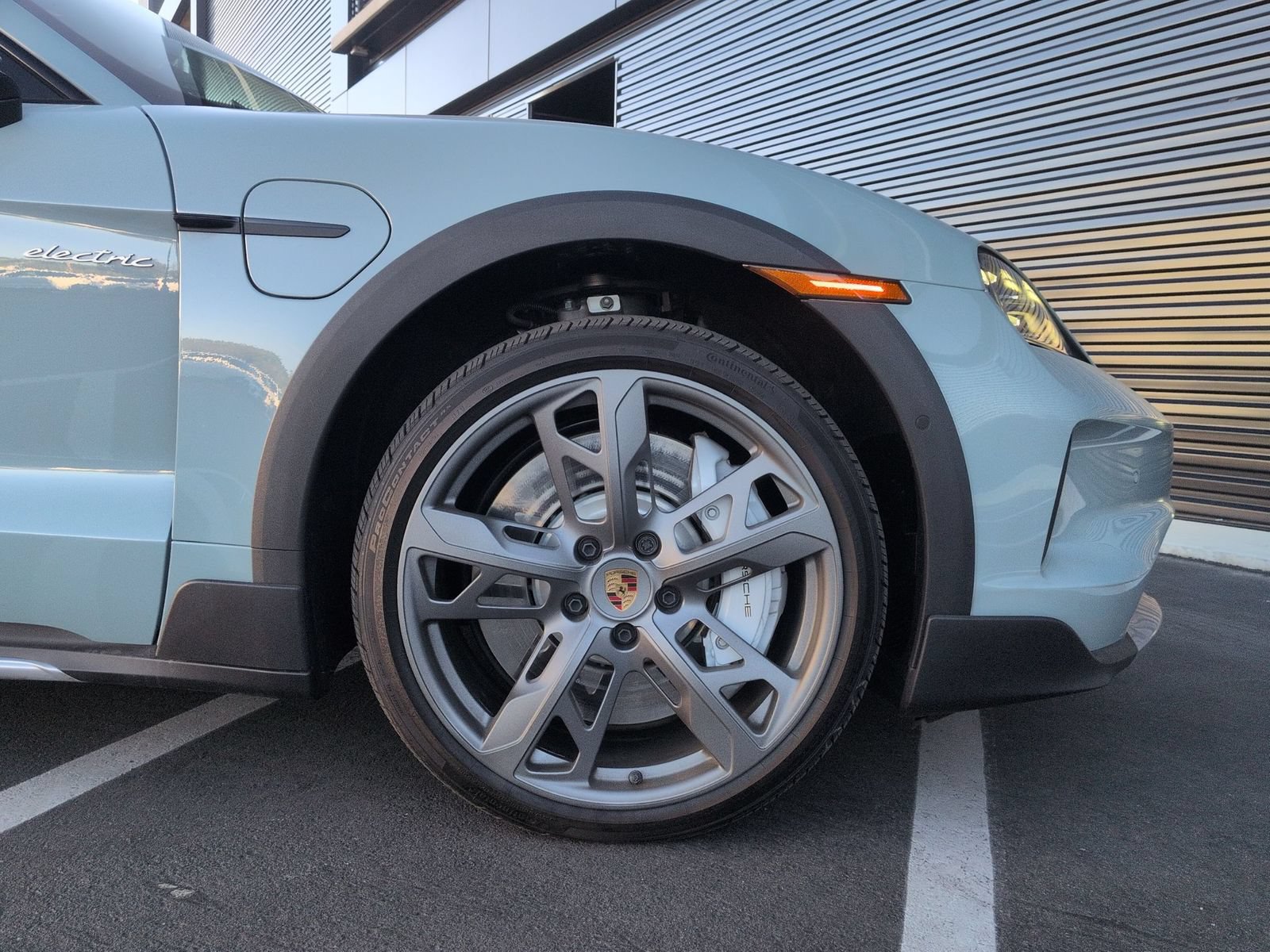 Certified 2025 Porsche Taycan 4 Cross Turismo AWD/4WD image 11