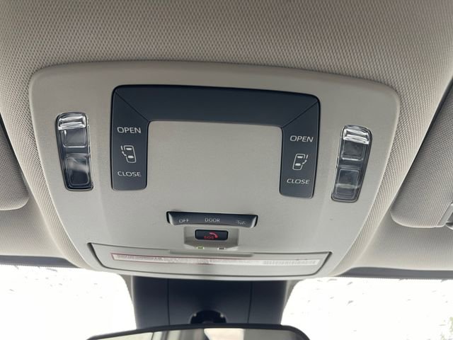 Used 2021 Toyota Sienna LE image 28