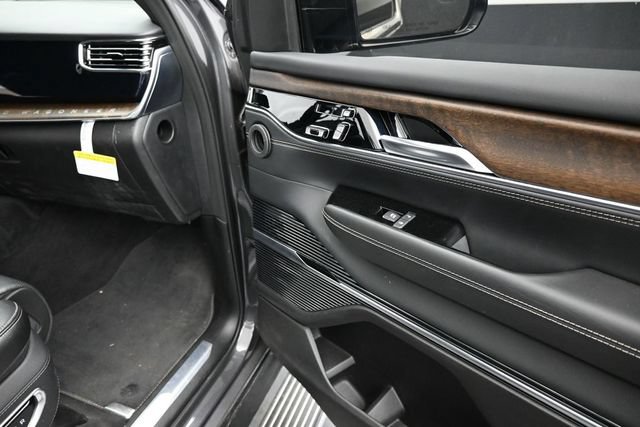 Used 2024 Jeep Grand Wagoneer Series I w/ Convenience Group III AWD/4WD image 18