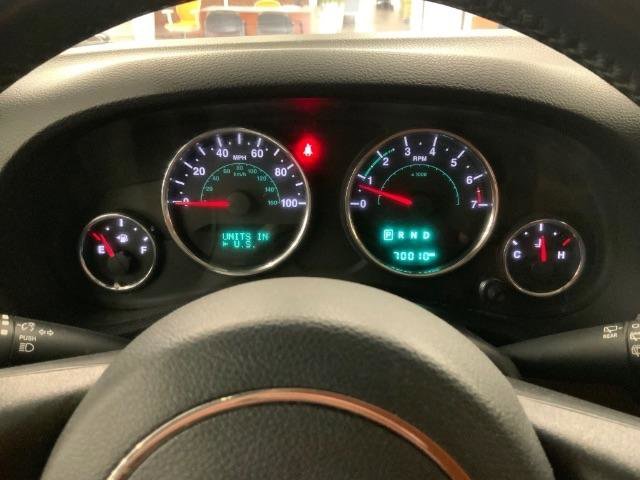 Used 2017 Jeep Wrangler Unlimited Rubicon w/ Connectivity Group image 22