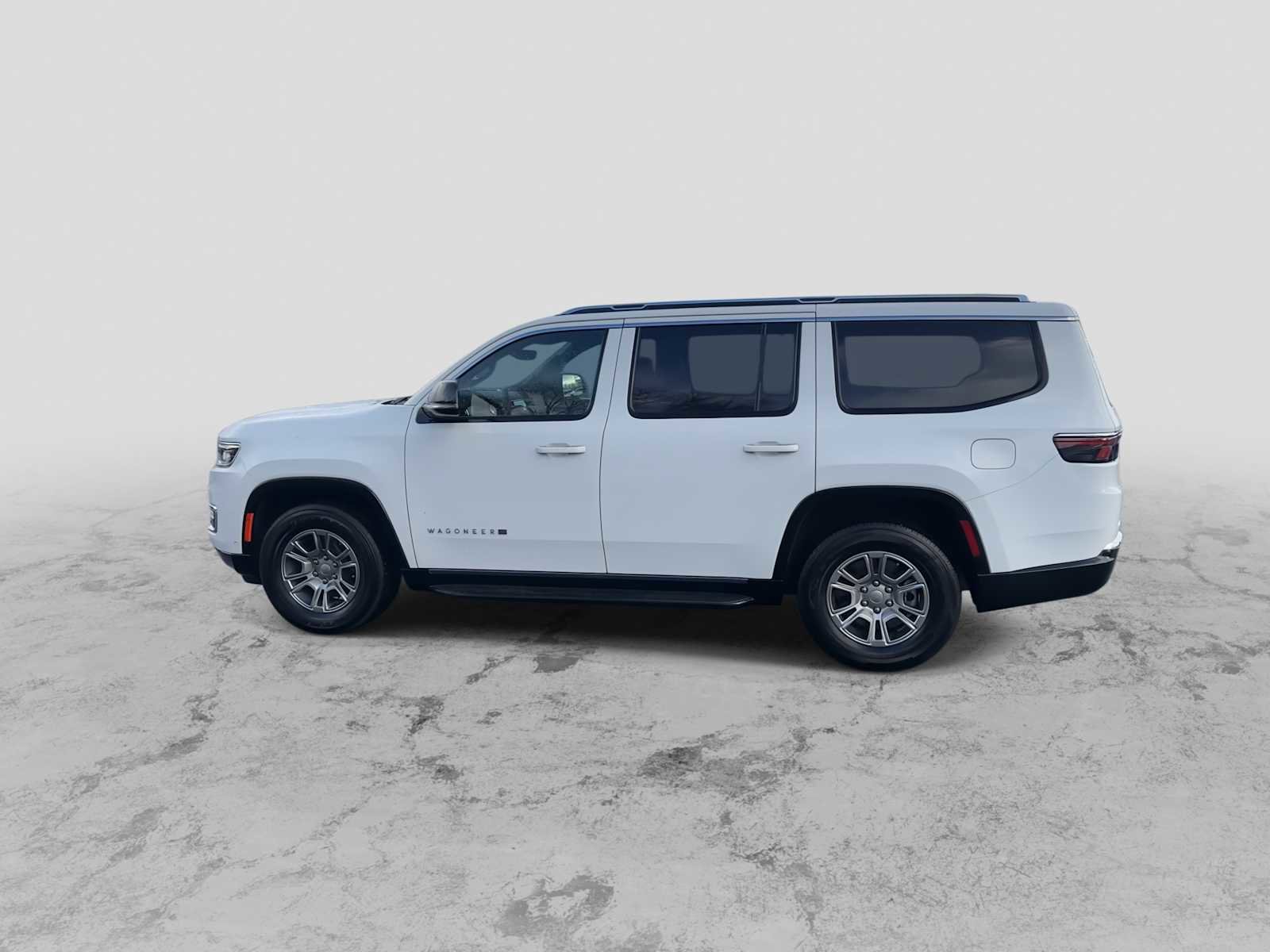 Used 2023 Jeep Wagoneer 4WD image 5