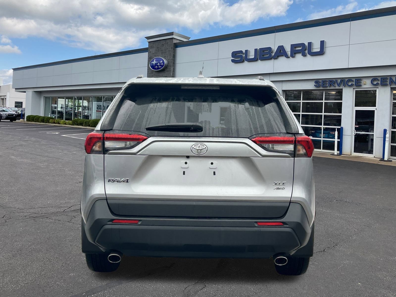 Used 2022 Toyota RAV4 XLE Premium image 6