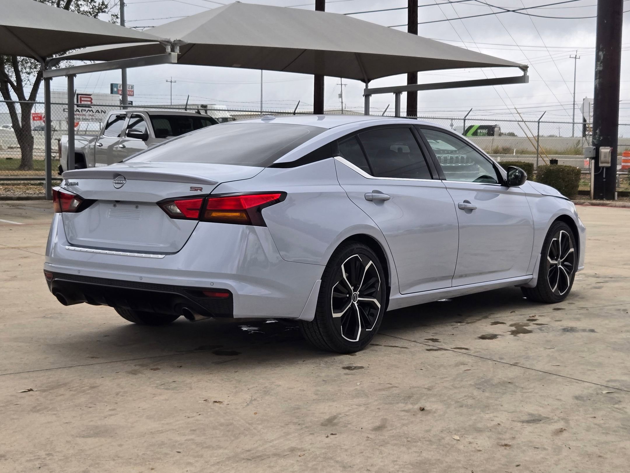 Used 2023 Nissan Altima 2.5 SR image 3