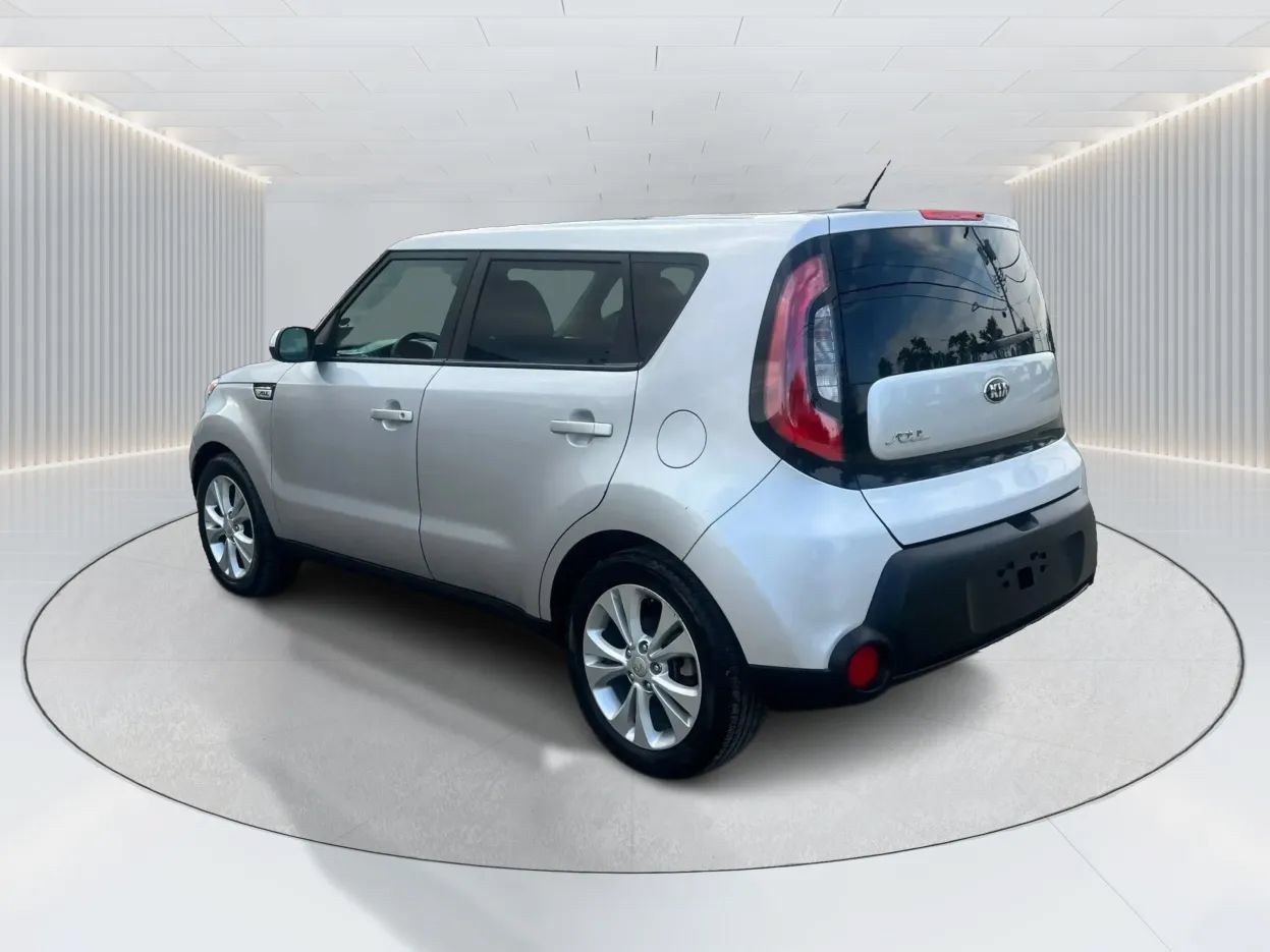 Used 2015 Kia Soul + FWD image 7