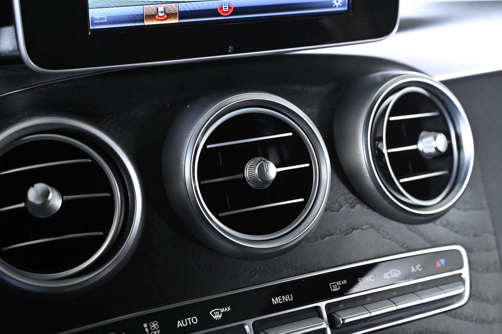 Used 2018 Mercedes-Benz GLC 300 4MATIC image 17