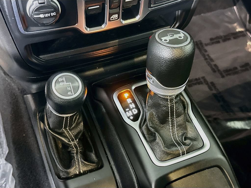 Used 2020 Jeep Wrangler Unlimited Sahara AWD/4WD image 10