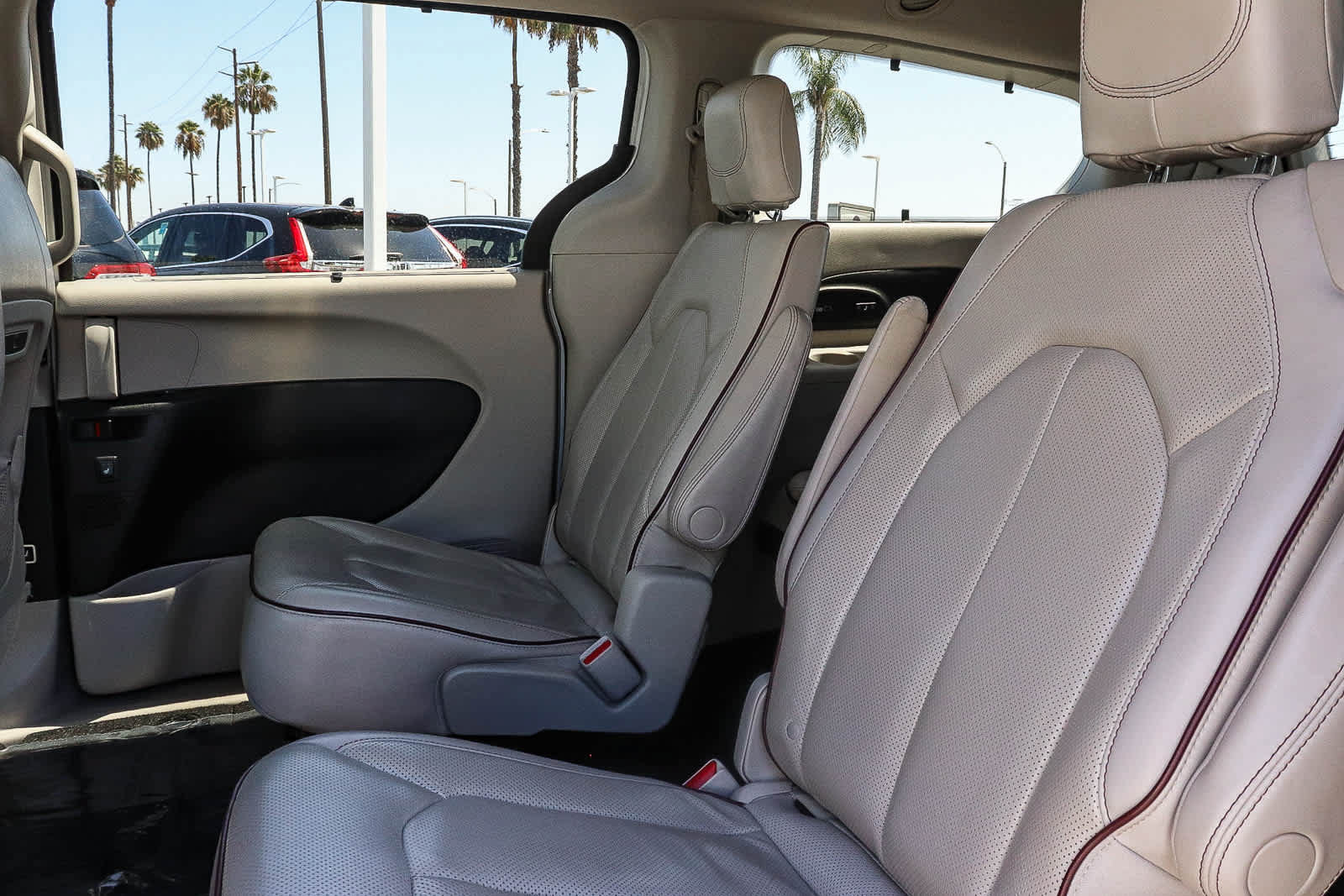 Used 2019 Chrysler Pacifica Limited FWD image 25