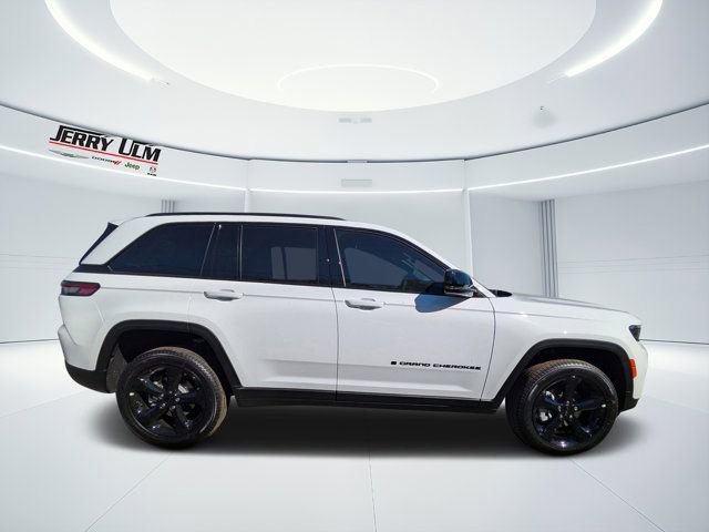 New 2025 Jeep Grand Cherokee Limited w/ Black Appearance Package RWD image 2