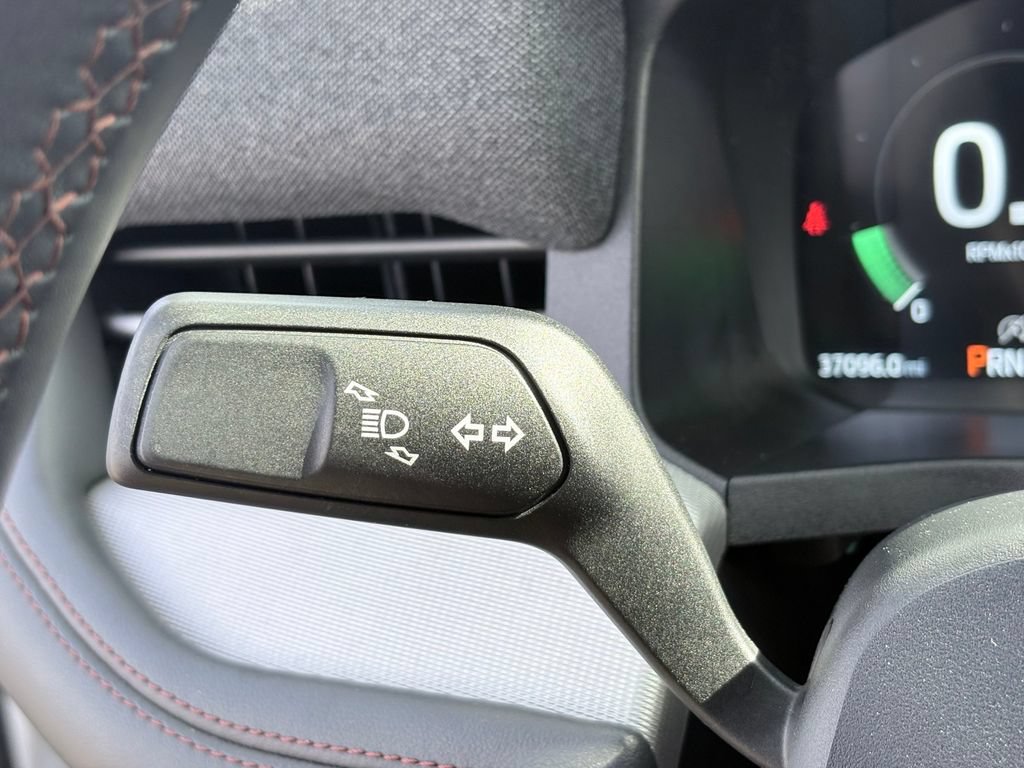 Used 2025 Ford Explorer Active RWD image 16