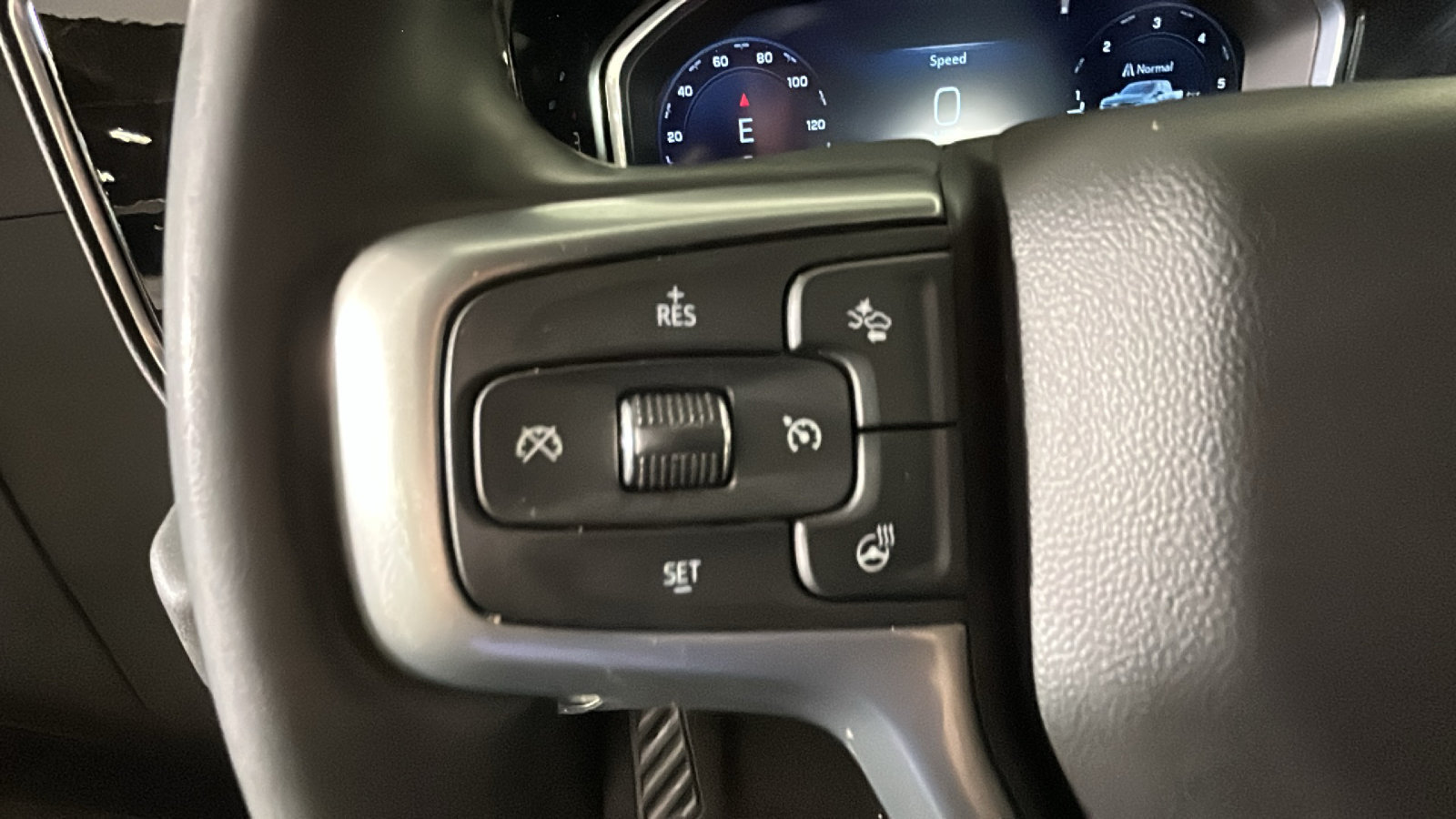 Used 2024 Chevrolet Silverado 1500 LT AWD/4WD image 19