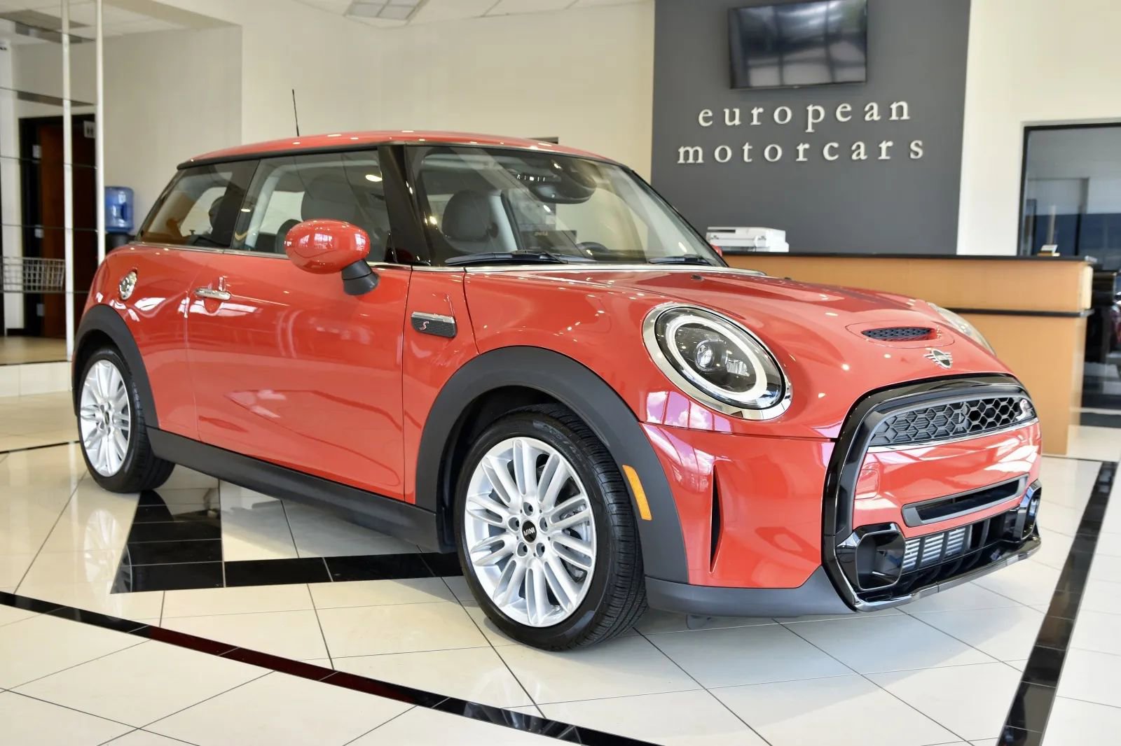 Used 2024 MINI Cooper S FWD image 1