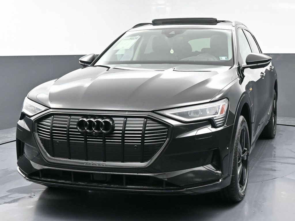Used 2019 Audi e-tron Prestige w/ Prestige Package image 5