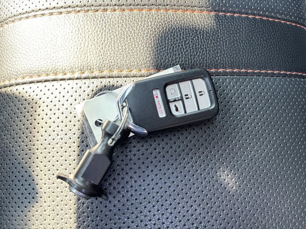 Used 2024 Honda Passport TrailSport image 2