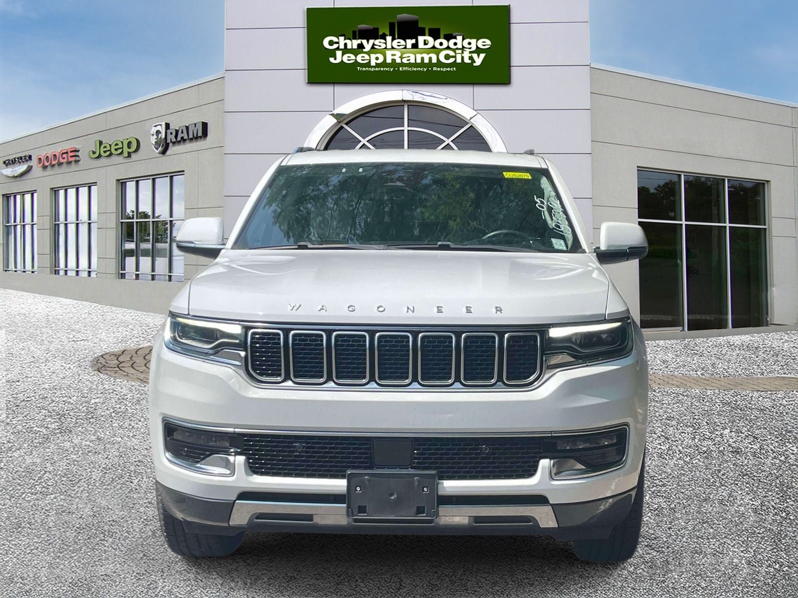 Used 2022 Jeep Wagoneer Series III w/ Flexible Seating Group AWD/4WD image 2