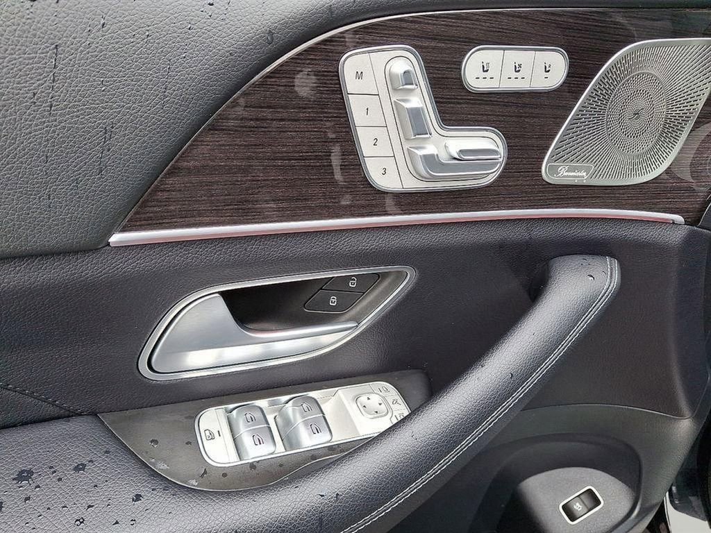 Used 2023 Mercedes-Benz GLS 450 4MATIC image 12