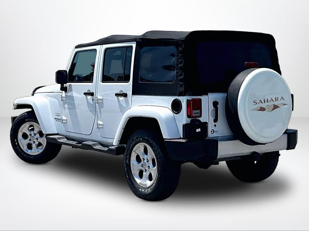 Used 2015 Jeep Wrangler Unlimited Sahara w/ Connectivity Group AWD/4WD image 14