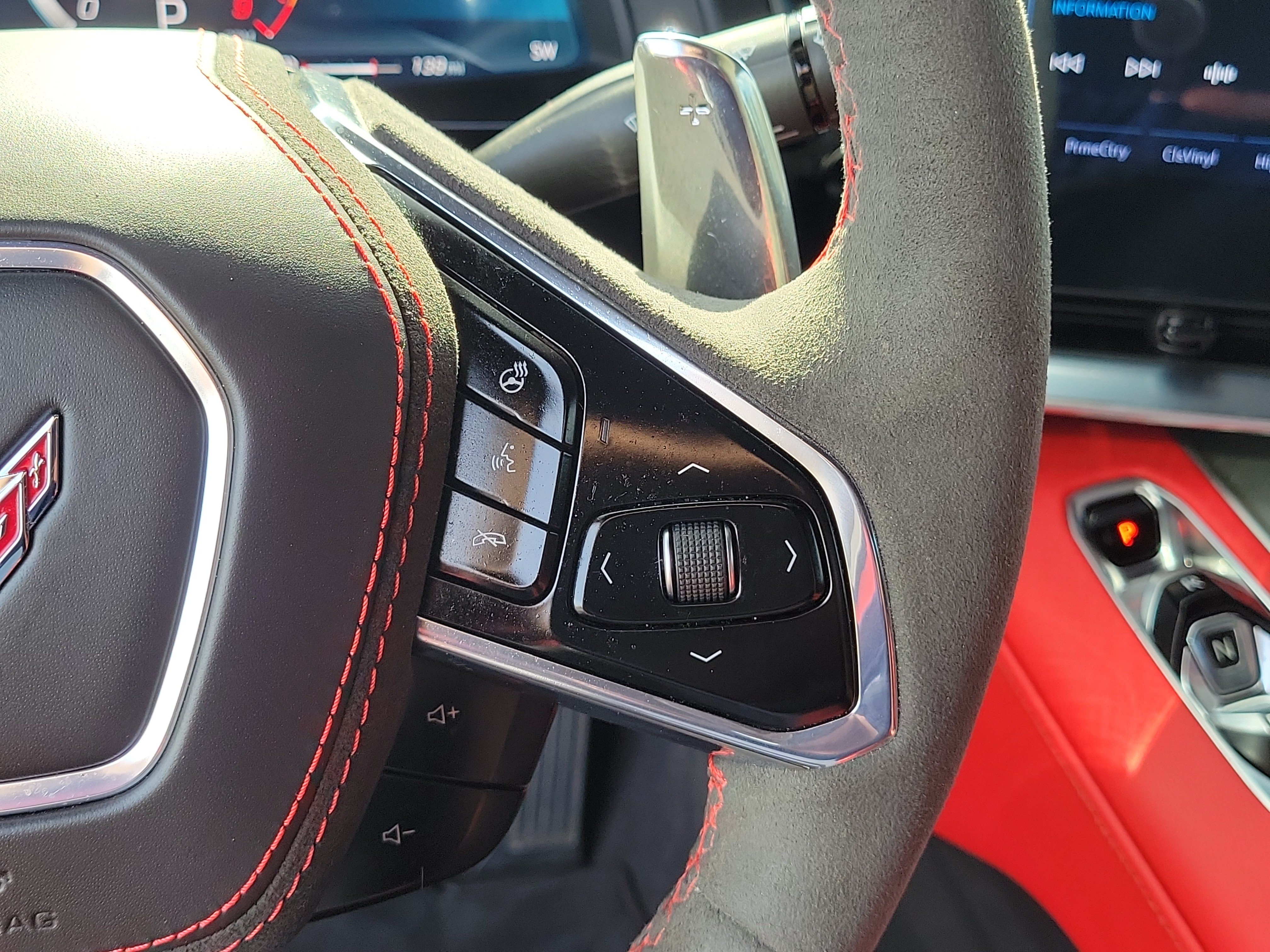 Used 2025 Chevrolet Corvette Z06 RWD image 18