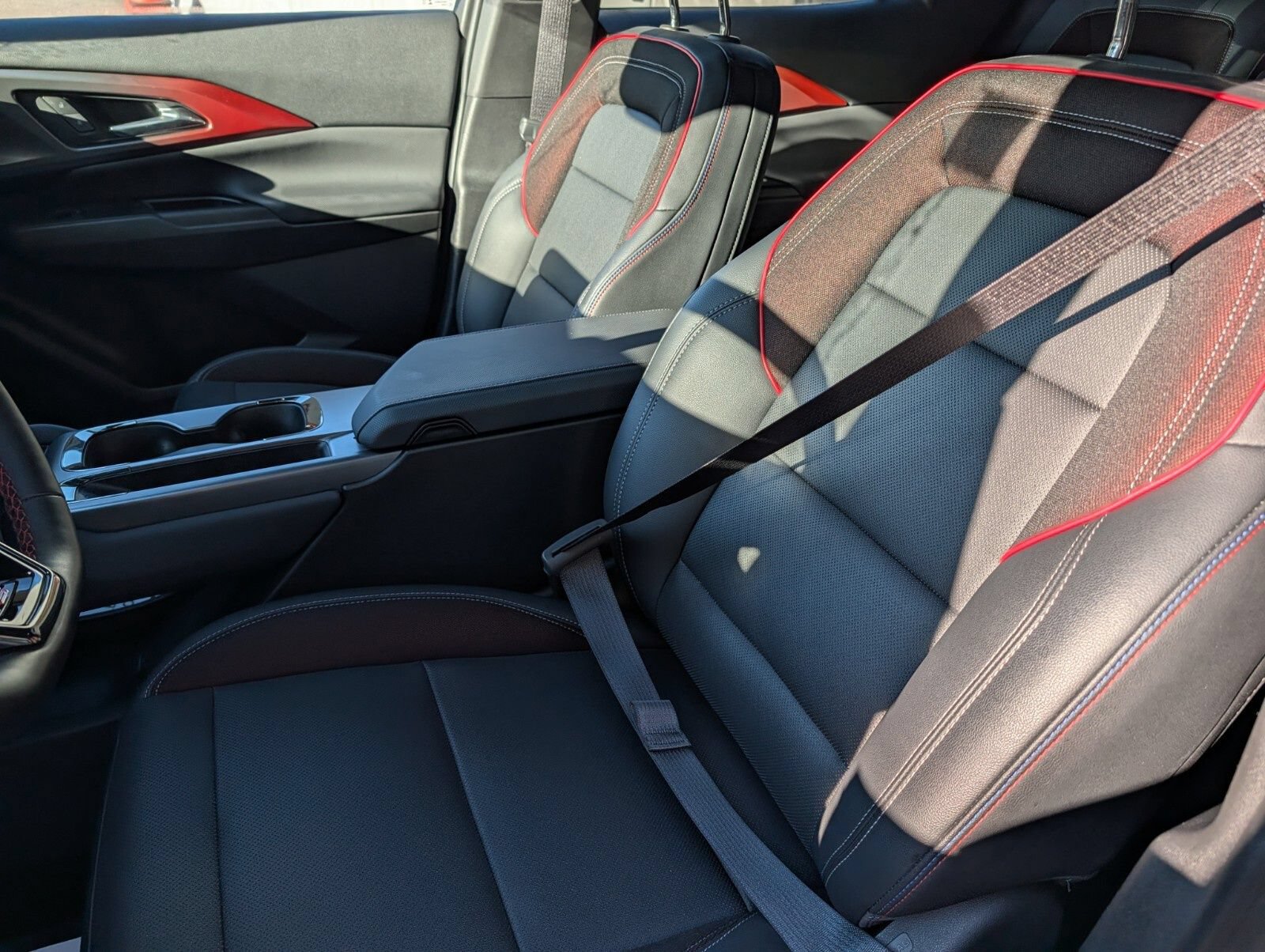 Used 2024 Chevrolet Equinox EV RS AWD/4WD image 17
