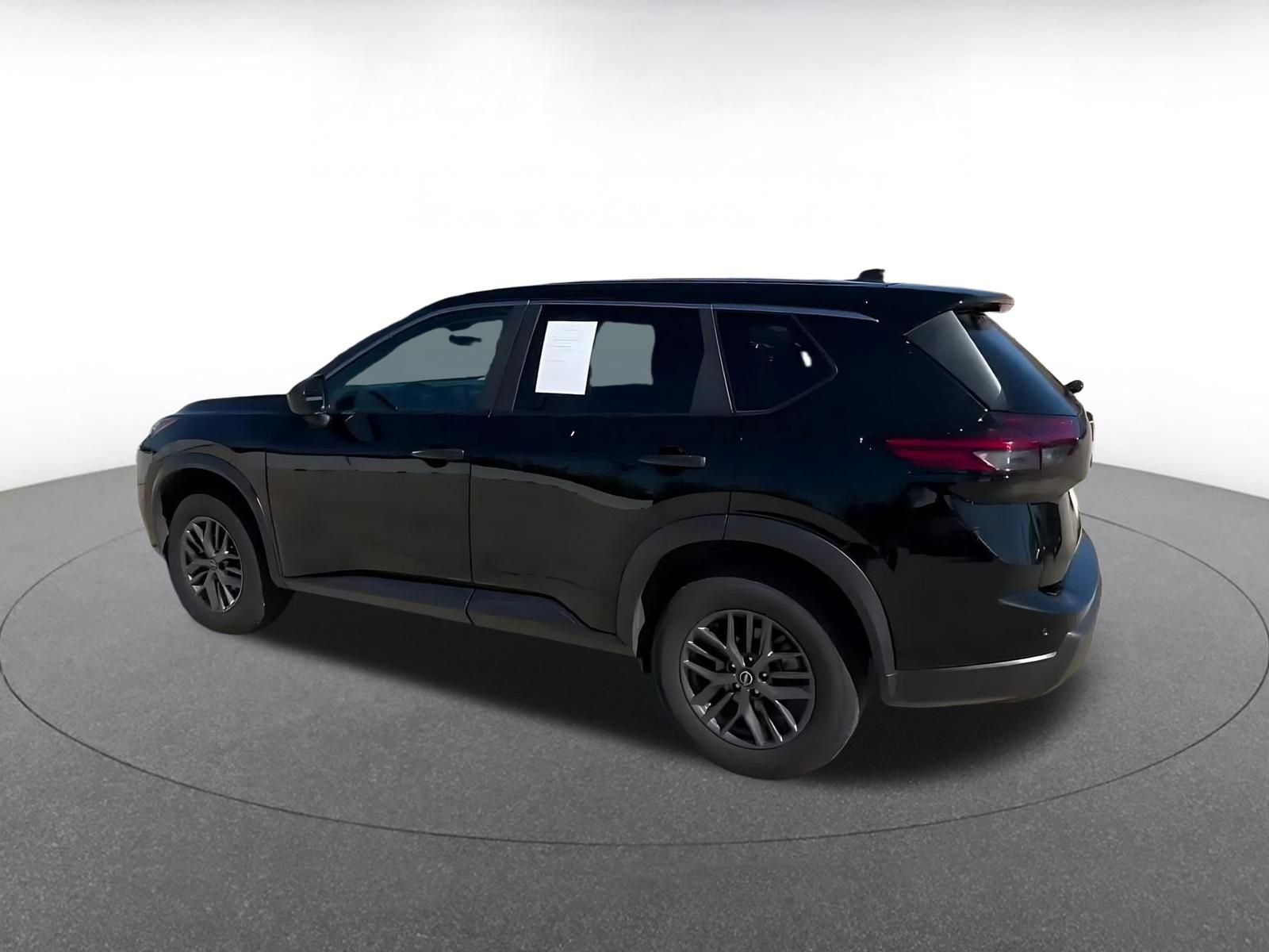 Used 2024 Nissan Rogue S AWD/4WD image 10