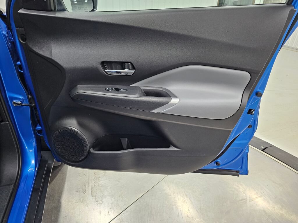 Used 2023 Nissan Kicks SR w/ SR Premium Package FWD image 29