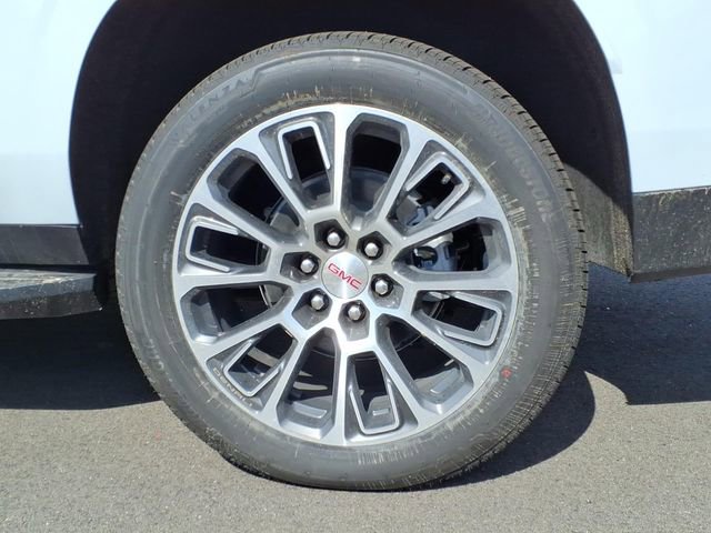 New 2026 GMC Yukon XL Denali w/ LPO, Floor Liner Package image 6