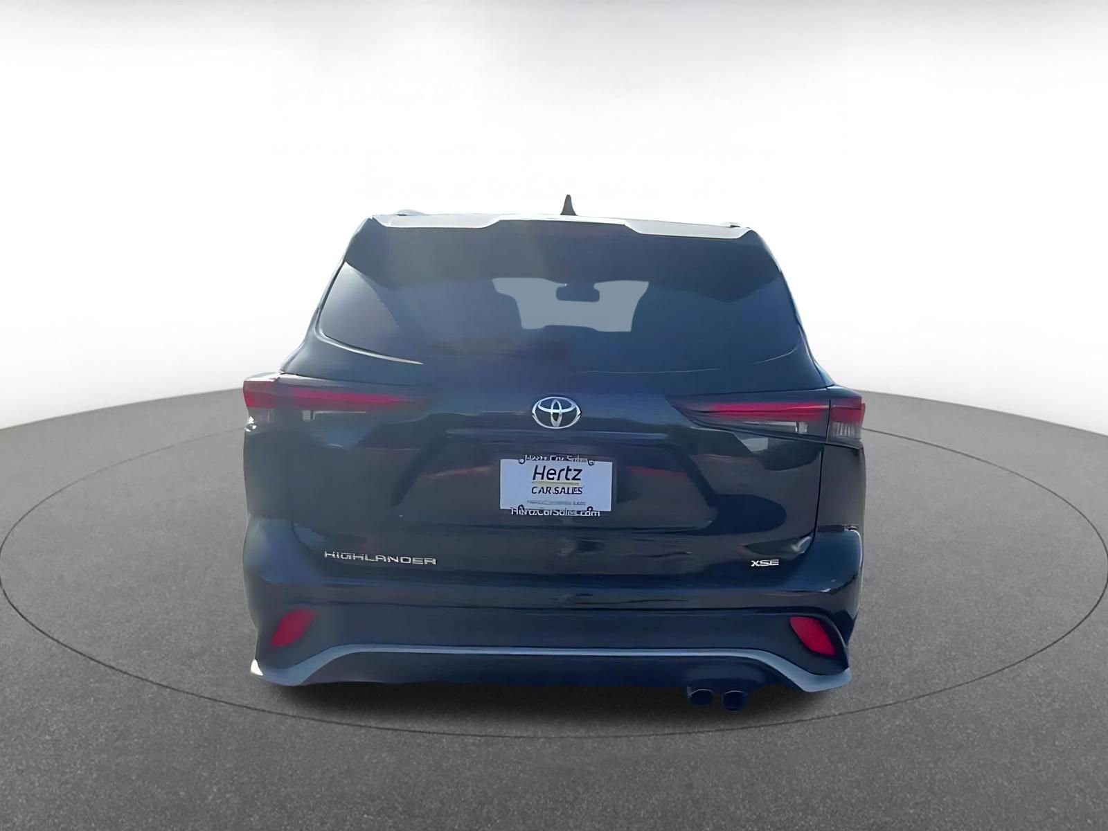 Used 2024 Toyota Highlander XSE image 12