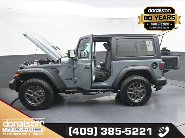 Used 2025 Jeep Wrangler Sport AWD/4WD image 21