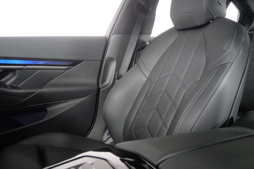 Used 2027 BMW 530i RWD image 28