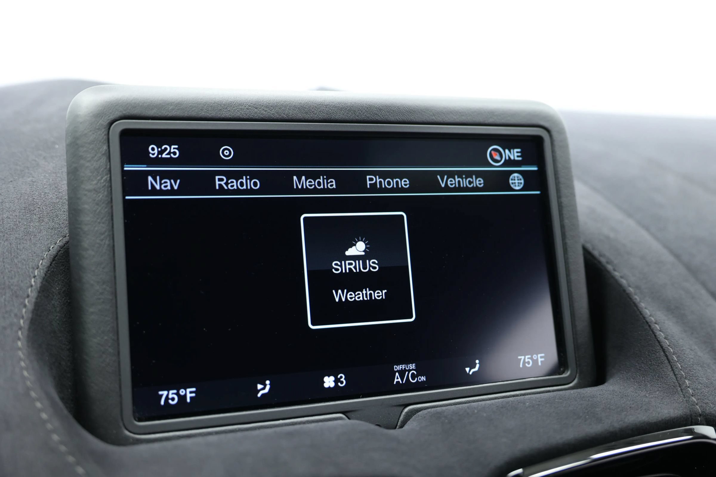 Used 2020 Aston Martin V8 Vantage Coupe RWD image 39