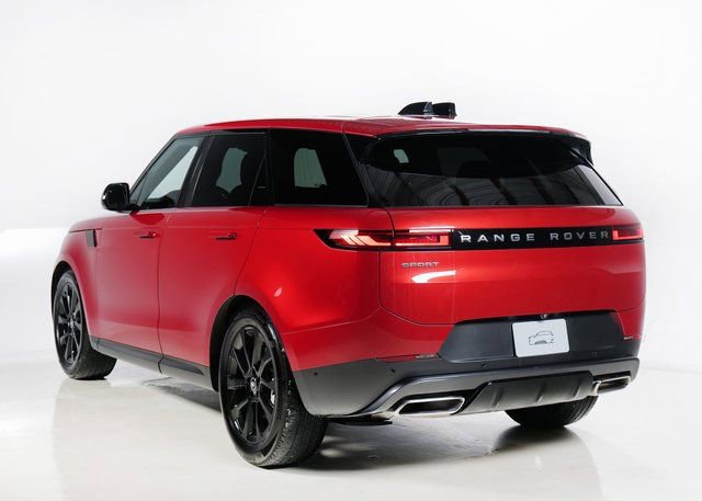 Used 2025 Land Rover Range Rover Sport image 31