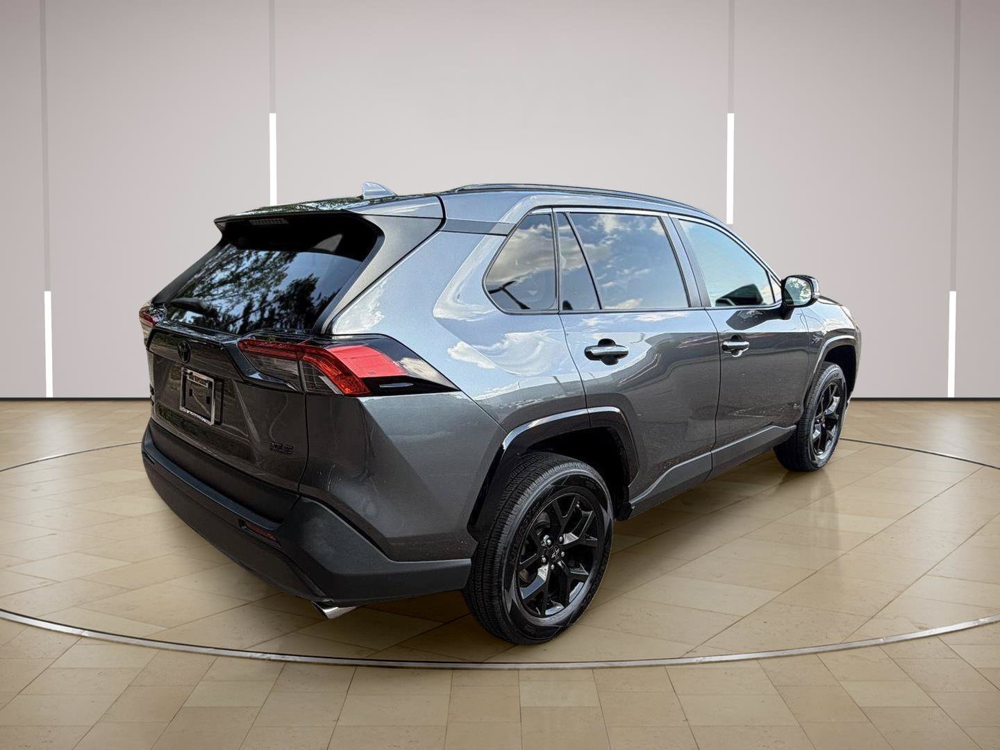 Used 2022 Toyota RAV4 XLE FWD image 7