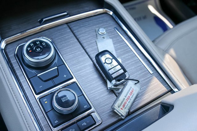 Used 2024 Ford Expedition Limited image 28
