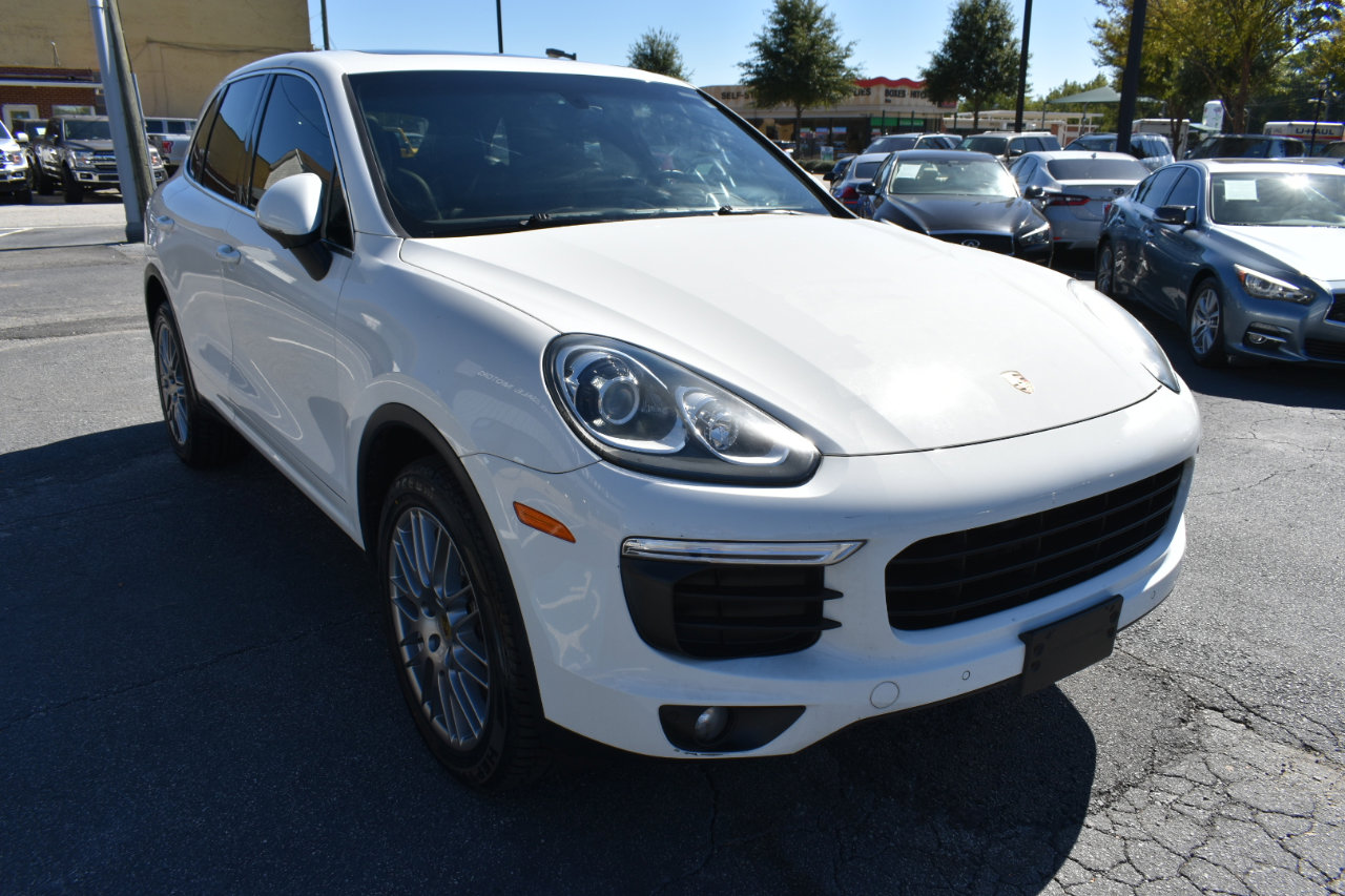 Used 2018 Porsche Cayenne Platinum Edition image 4