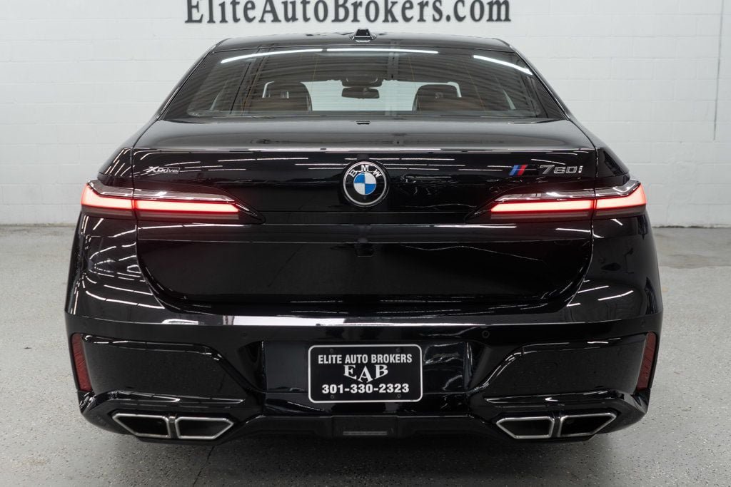 Used 2023 BMW 760i xDrive AWD/4WD image 4