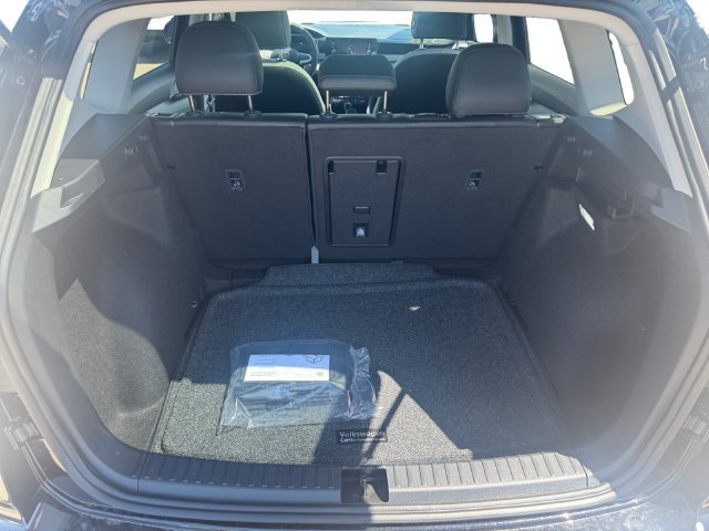 New 2026 Volkswagen Taos SE FWD image 13