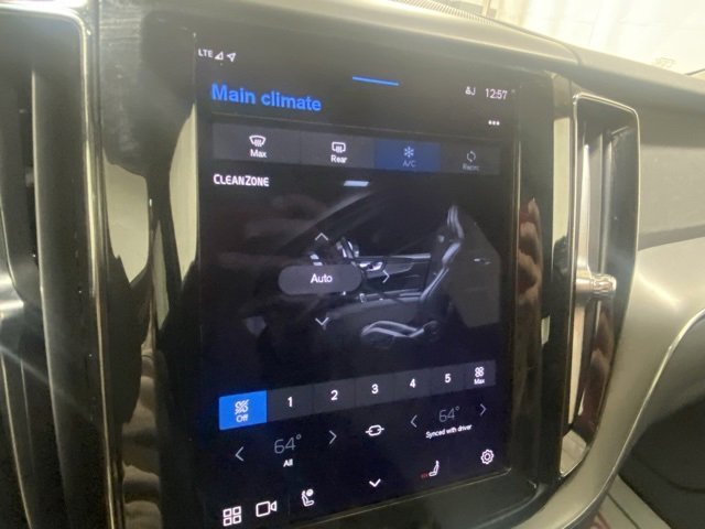 Used 2023 Volvo XC60 B5 Core w/ Climate Package image 24
