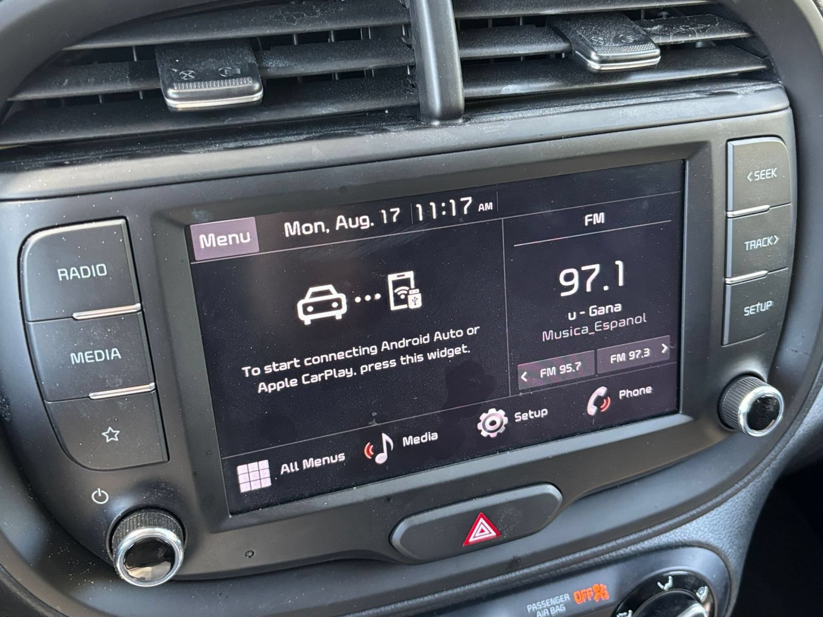Used 2025 Kia Soul LX w/ LX Technology Package FWD image 19